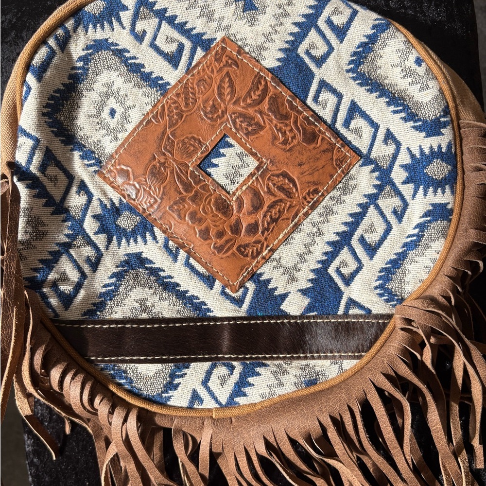 Hopofly Striped Interior Western Canteen Bag